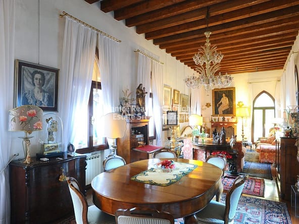 Castello Living room