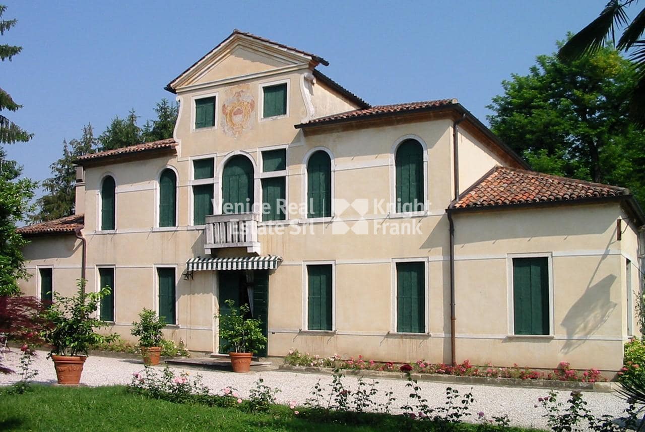 Historic Villa with Swimming Pool