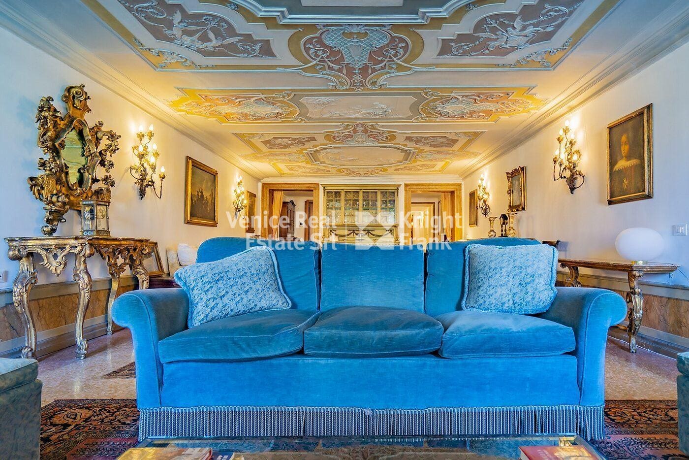 Unique Historical Apartment on the Grand Canal