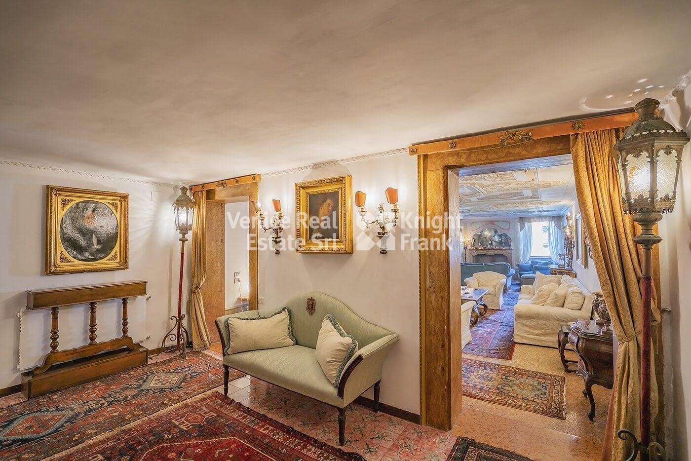 Unique Historical Apartment on the Grand Canal