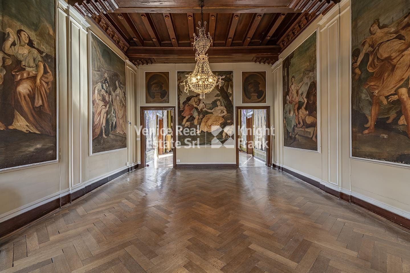Prestigious, Historic Property with Frescoes, San Marco Venice