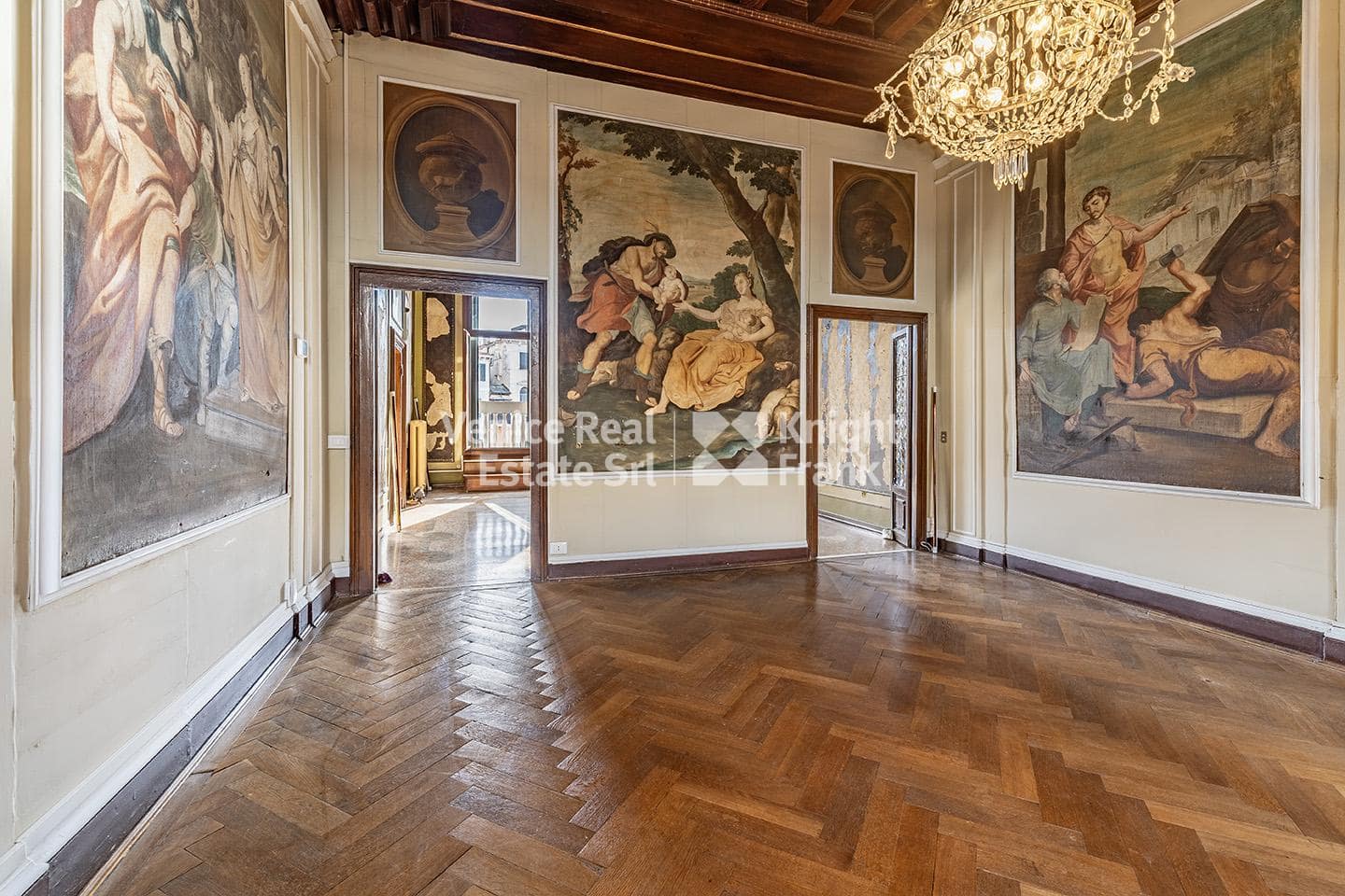 Prestigious, Historic Property with Frescoes, San Marco Venice
