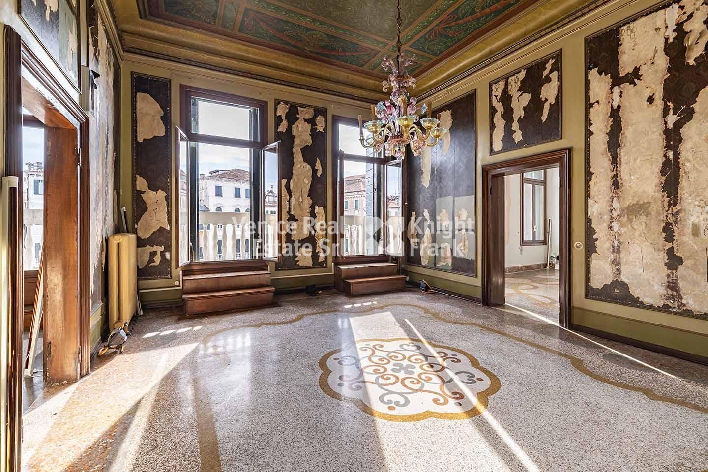 Prestigious, Historic Property with Frescoes, San Marco Venice