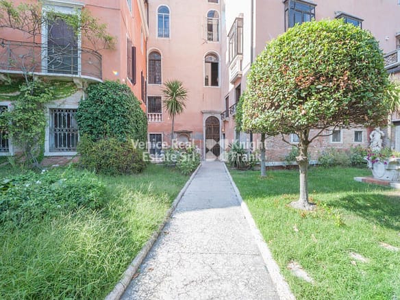 The Accademia Apartment