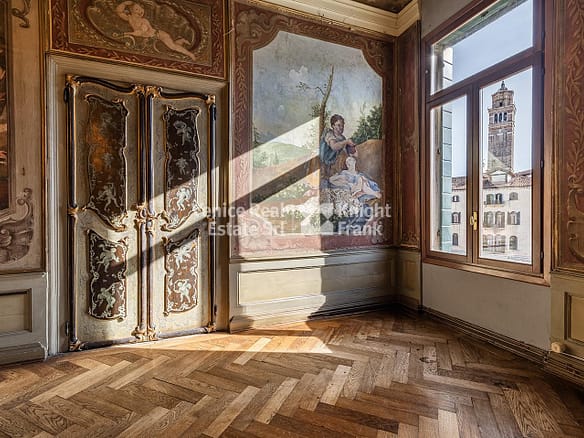 Prestigious, Historic Property with Frescoes, San Marco Venice