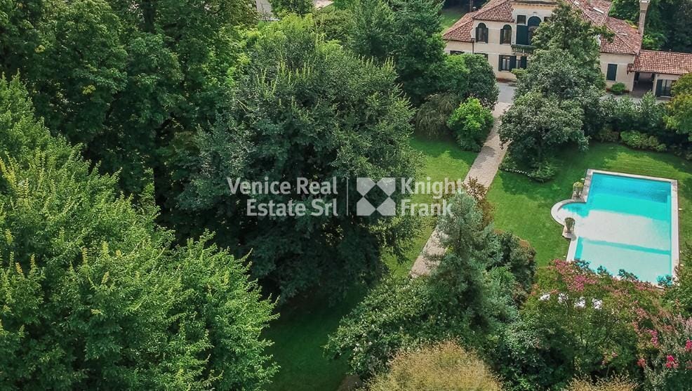 Historic Villa with Swimming Pool