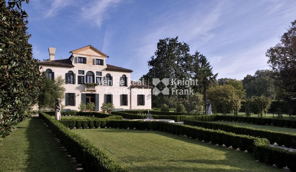 Historic Villa with Swimming Pool