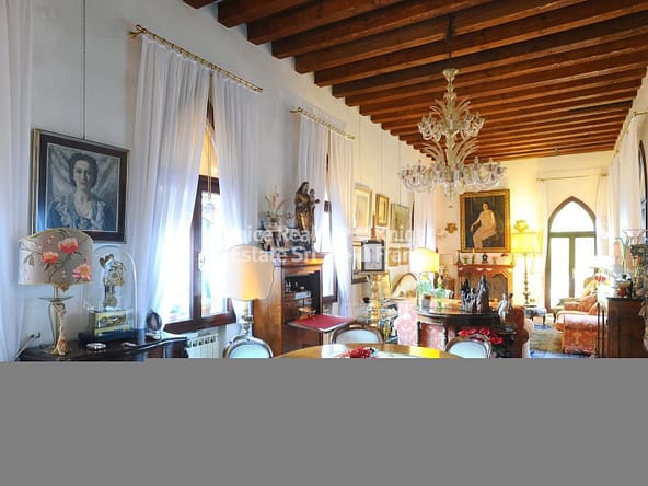Castello Living room