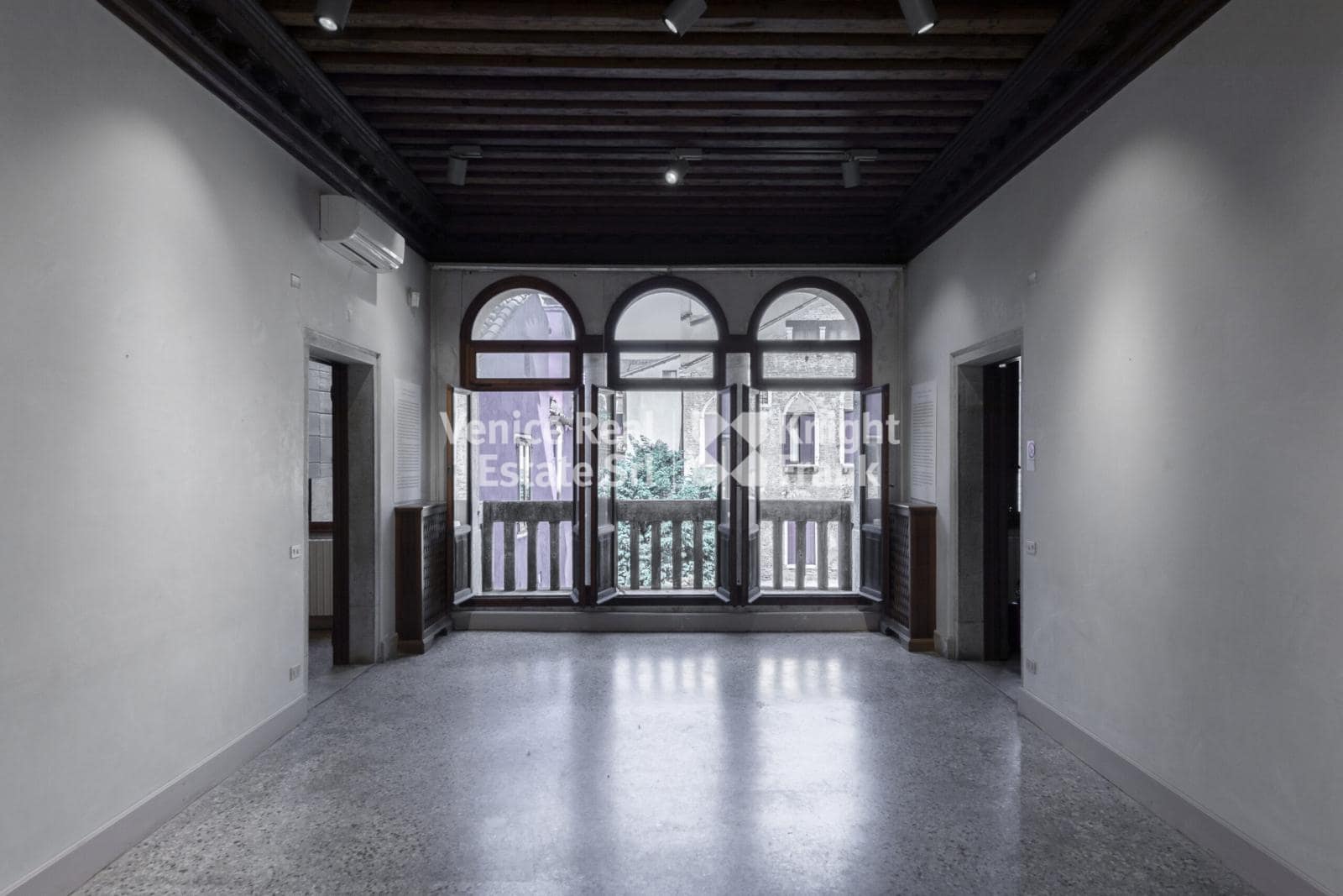 Palazzo Querini, Calle Lunga San Barnaba Venice Real Estate